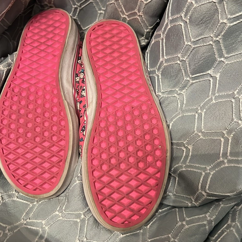 Used condition Hello Kitty Vans - Picture 2 of 5